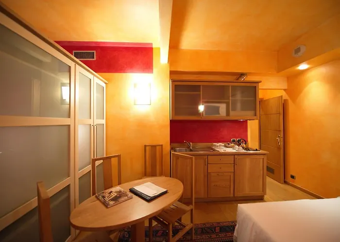 Apart-hotel Porta Nuova 80 4*