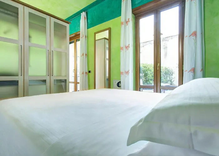 Apart-hotel Porta Nuova 80 4*