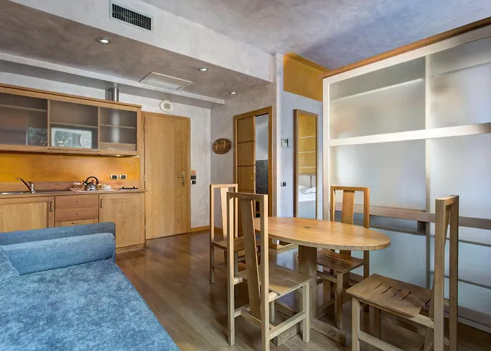 Apart-hotel Porta Nuova 80 4*