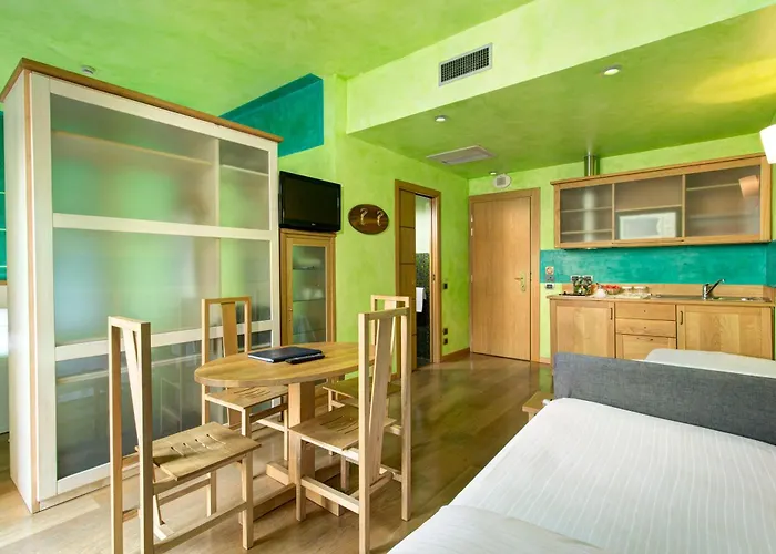 Apart-hotel Porta Nuova 80 4*