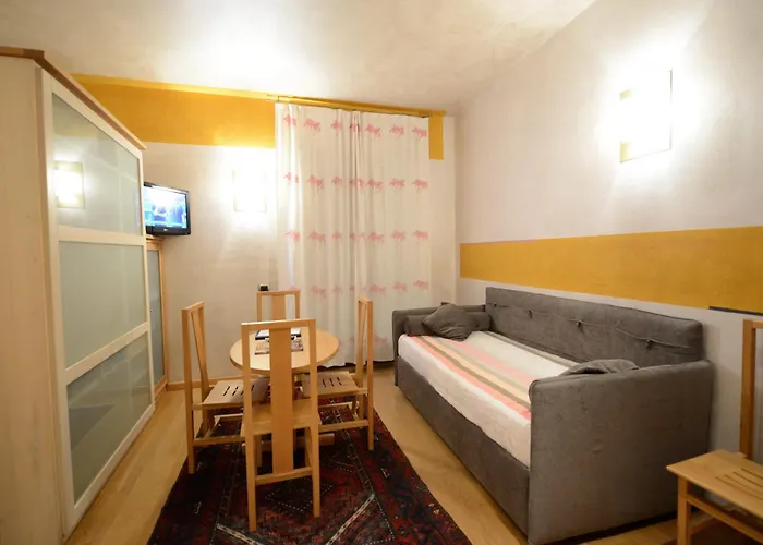 Apart-hotel Porta Nuova 80 4*